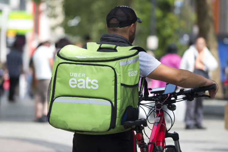 Qué hacer si Uber Eats te hace un cargo sin autorización