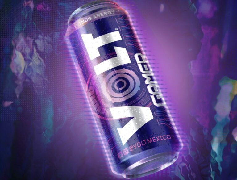 Lata de VOLT, bebida energizante de AJEMEX popular entre gamers.