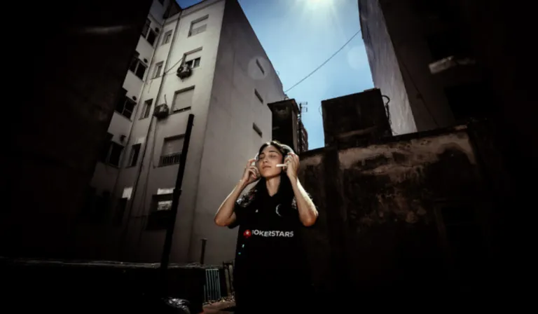 De jugar en casa a campeona mundial: Lucía Dubra rompe barreras en los e-sports