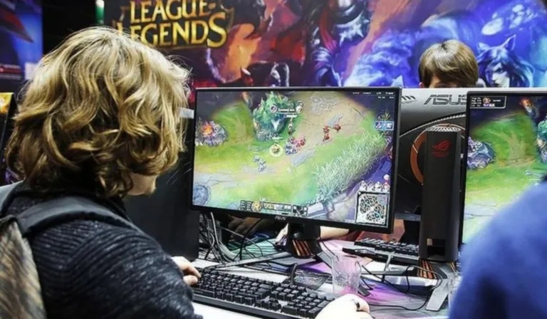 Siete años después, League of Legends sigue pagando una decisión que hoy pasa factura