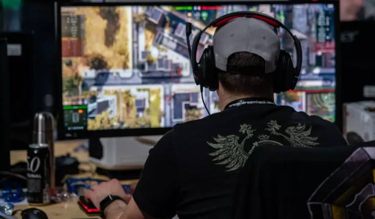 Jugar videojuegos después de los 30 no es inmadurez: esto dice la psicología