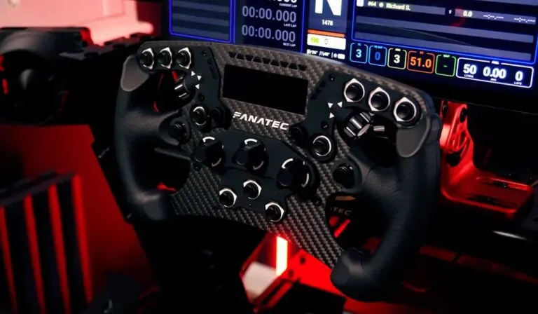 Fanatec llega oficialmente a México y Latinoamérica: sim racing premium ya tendrá soporte regional