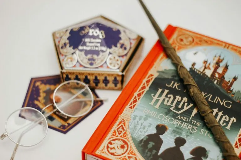Harry Potter cumpleaños celebra el 31 de julio con el castillo de Hogwarts y un ambiente mágico inspirado en la saga.