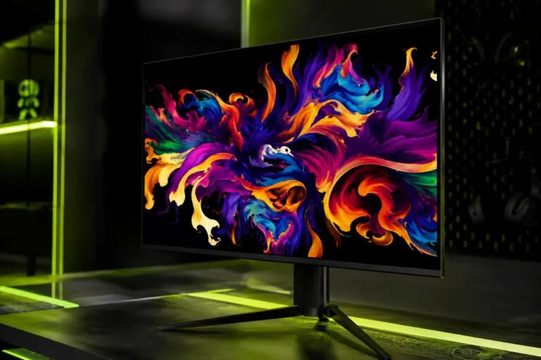 MSI MAG 321UPX con panel QD OLED 4K y 240 Hz en su precio mínimo histórico
