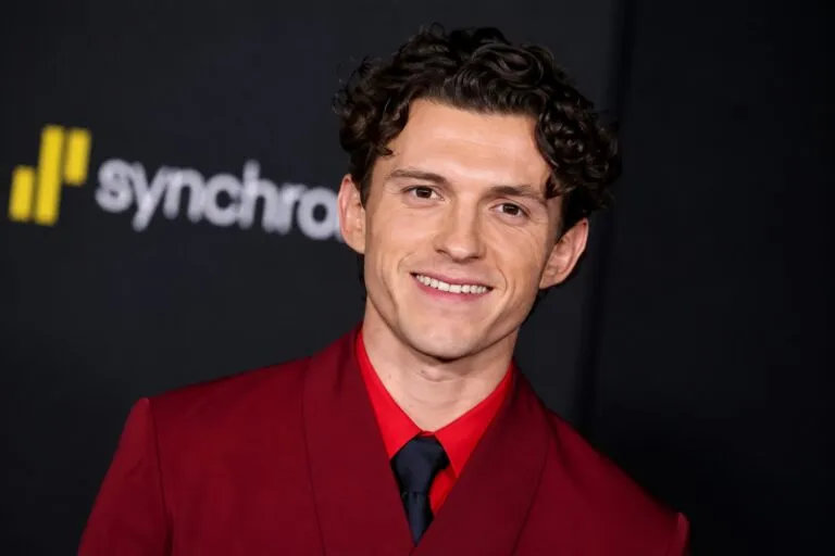 Tom Holland revela su juego favorito de PlayStation y explica por qué evita Fortnite durante la promoción de Spider Man Brand New Day.
