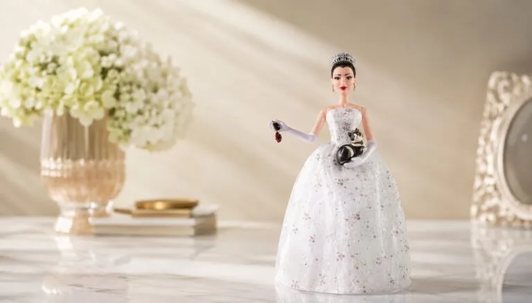 Muñeca Mia Thermopolis de edición limitada creada por Disney para celebrar 25 años de El diario de la princesa